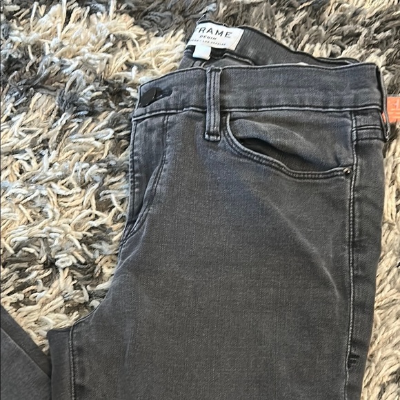 Frame Denim Gray Skinny Jeans with Sleek Fit - Picture 4 of 8